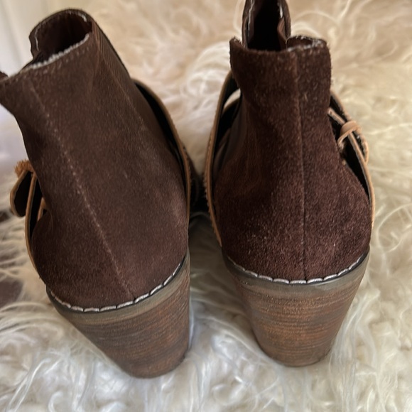 Women’s popular KELSI DAGGER ANKLE BOOTS. Size 6.5 - Picture 3 of 7